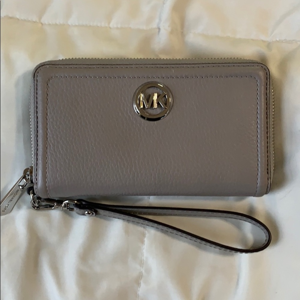 Wallet/wristlet
